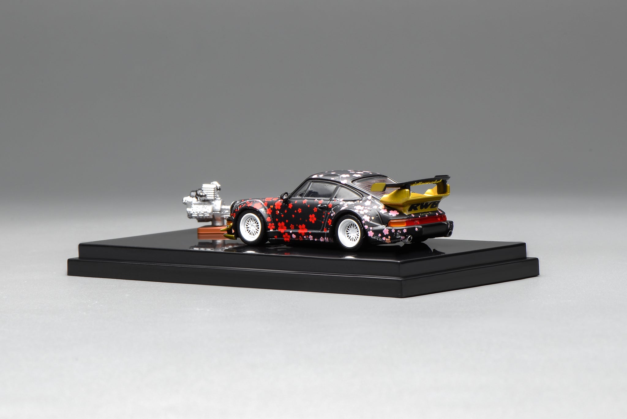 Pre-Order) 1:64 RWB 964 -- Sakura Aoki -- Motorhelix