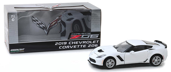 1:24 2019 Chevrolet Corvette Z06 Coupe -- White -- Greenlight