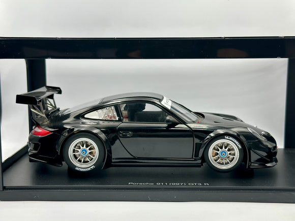 1:18 Porsche 911 (997) GT3 R 2010 -- Plain Black -- AUTOart 81071