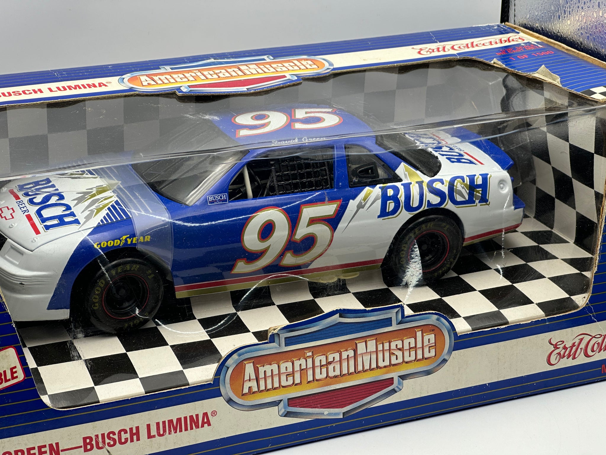 AmericanMuscle 1/18スケールGOODWRENCH LUMINA Ertl American Muscle Goodwrench Lumina Dale Earnhardt 1 18