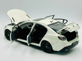 1:18 Holden VF Commodore SSV Redline II -- Heron White -- Biante SH