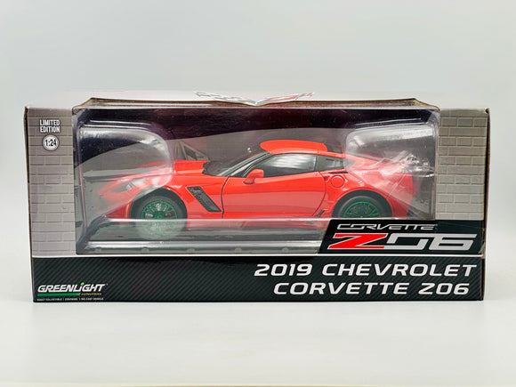 1:24 2019 Chevrolet Corvette Z06 Coupe -- Torch Red *CHASE VERSION* -- Greenligh
