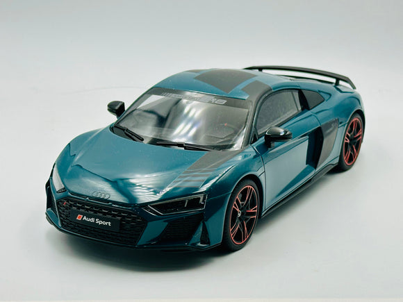 1:18 Audi R8 -- Green Hell w/Orange Wheels -- GT Spirit