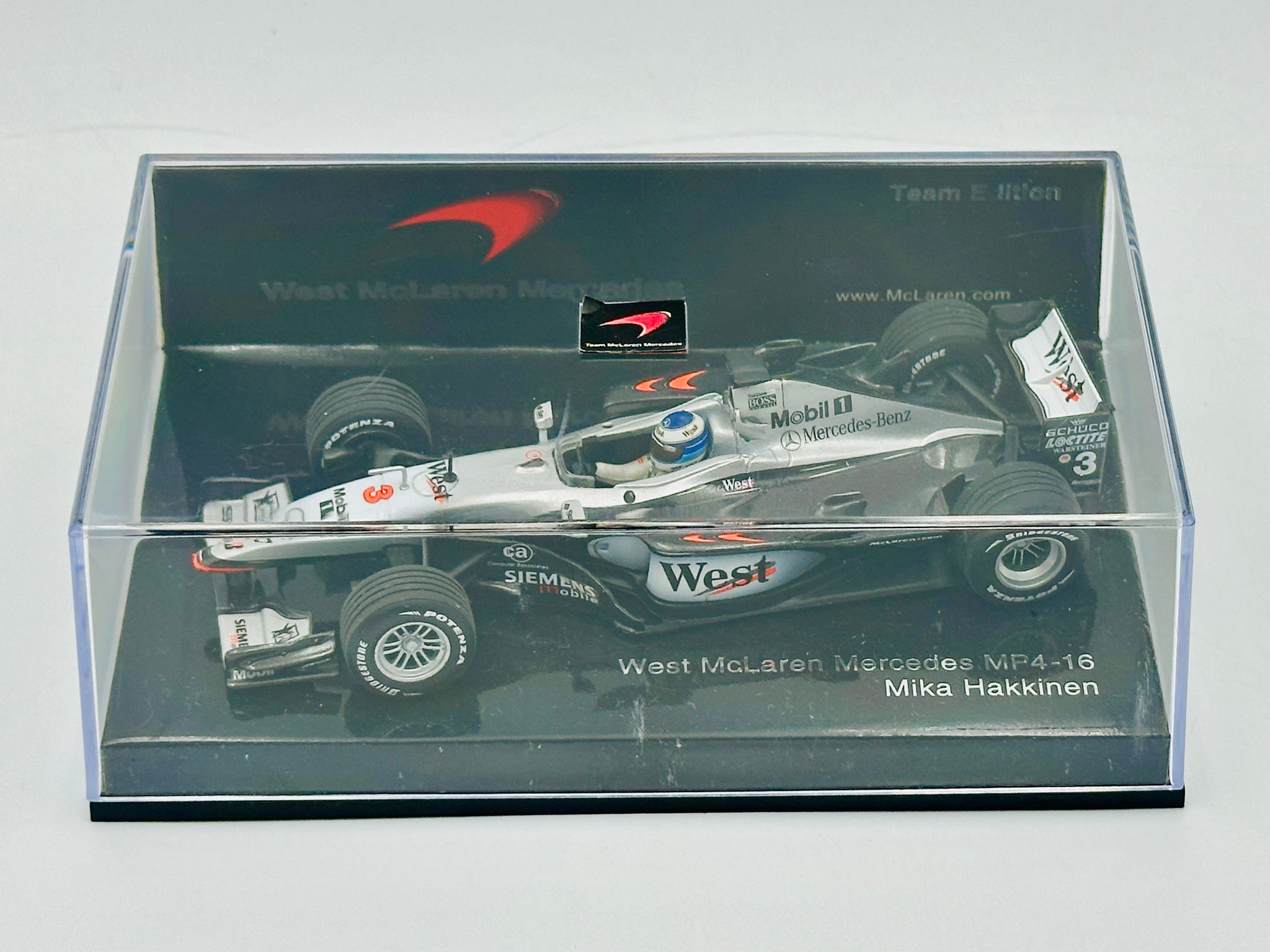 1:43 Mika Hakkinen -- #3 McLaren Mercedes MP4-16 -- Minichamps F1