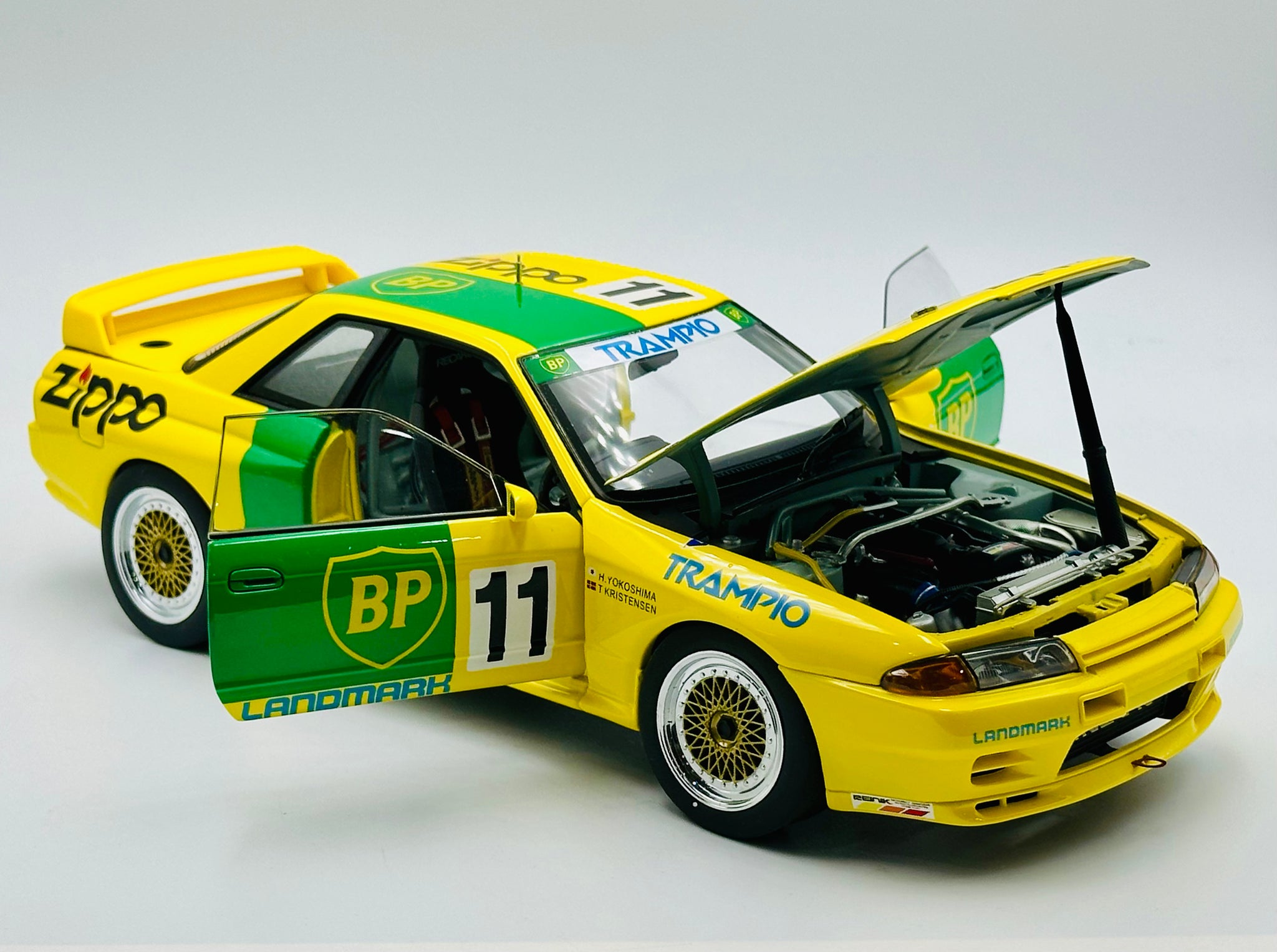 1:18 1993 Nissan Skyline R32 GT-R -- #11 BP Oil -- Yellow & Green -- A