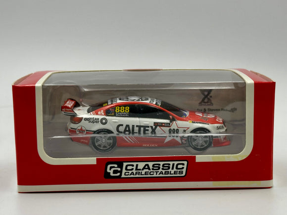 1:64 2017 Lowndes/Richards -- Sandown Retro Livery -- Classic Carlectables