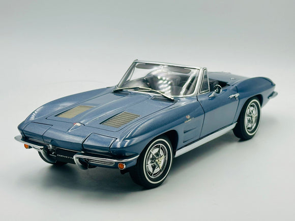 1:18 1963 Chevrolet Corvette Convertible -- Silver Blue -- AUTOart 71192