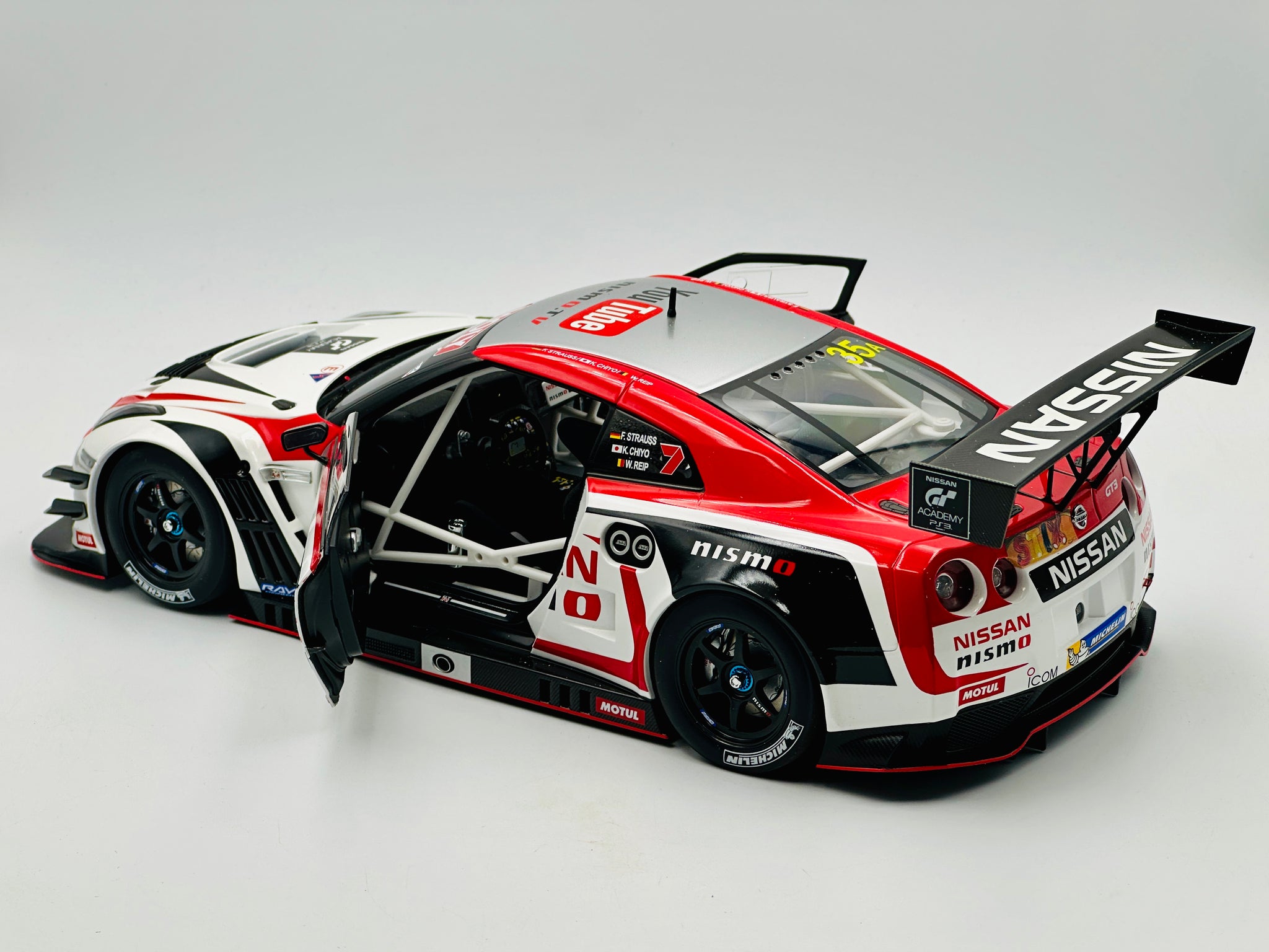 1:18 2015 Bathurst 12 Hour Winner -- #35A Nissan GT-R Nismo GT3 -- AUT