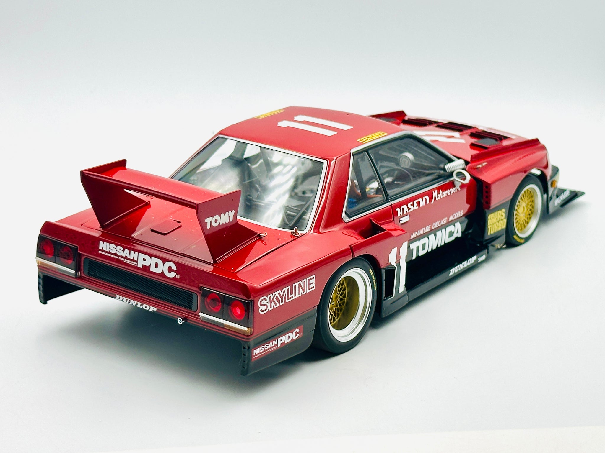 1:18 1982 Nissan Skyline RS Turbo -- #11 Super Silhouette -- AUTOart 8