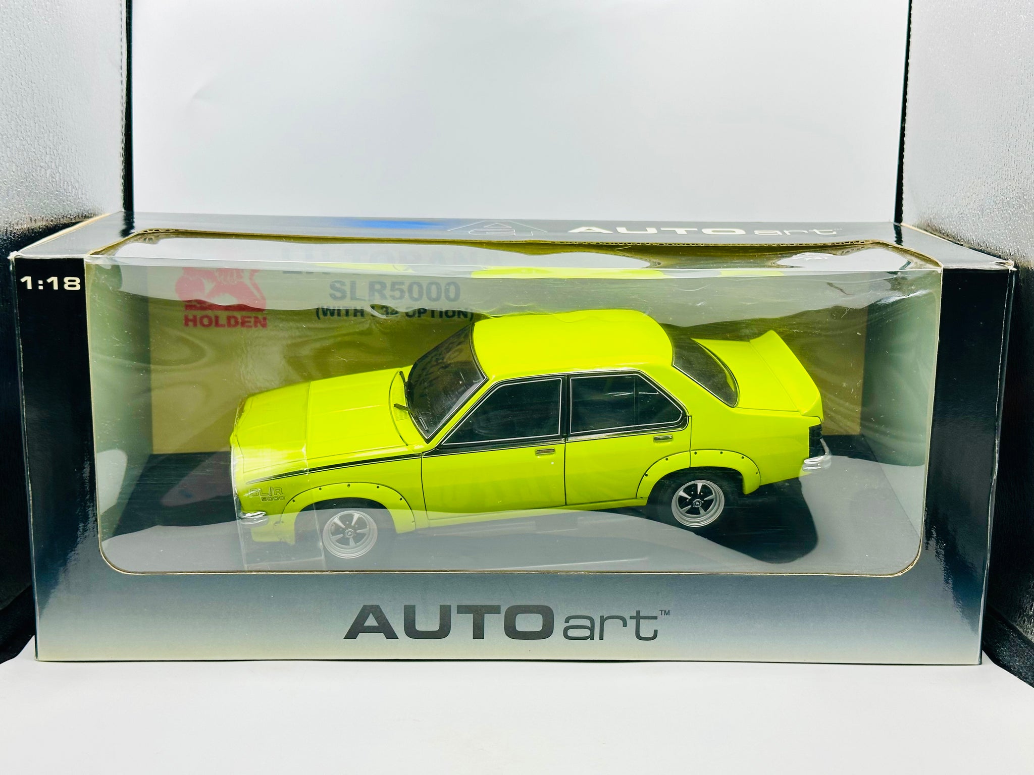 1:18 Holden LH Torana L34 SLR5000 -- Barbados Green -- Biante/AUTOart