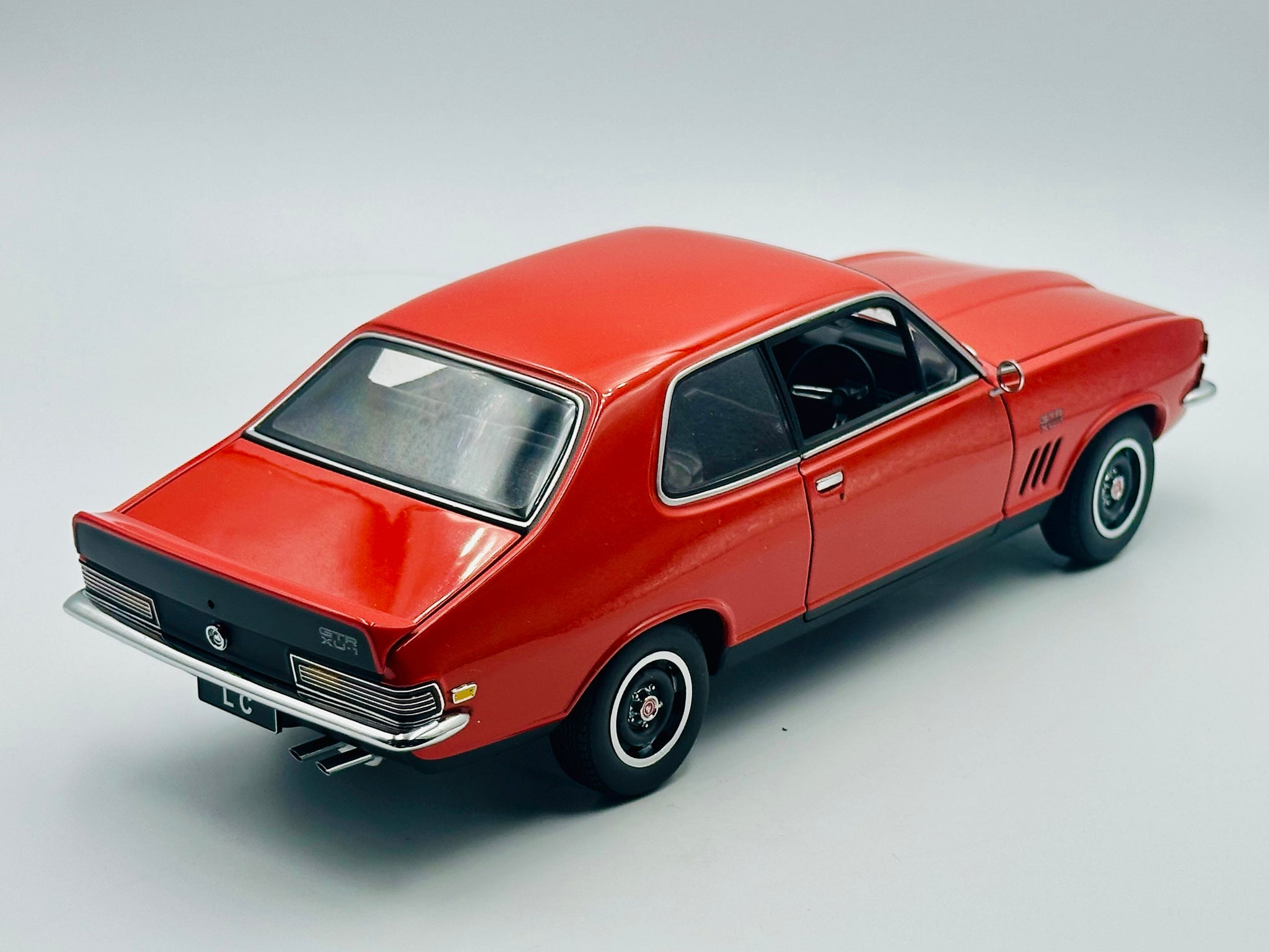 1:18 Holden LC Torana XU-1 GTR -- Rally Red -- Biante/AUTOart
