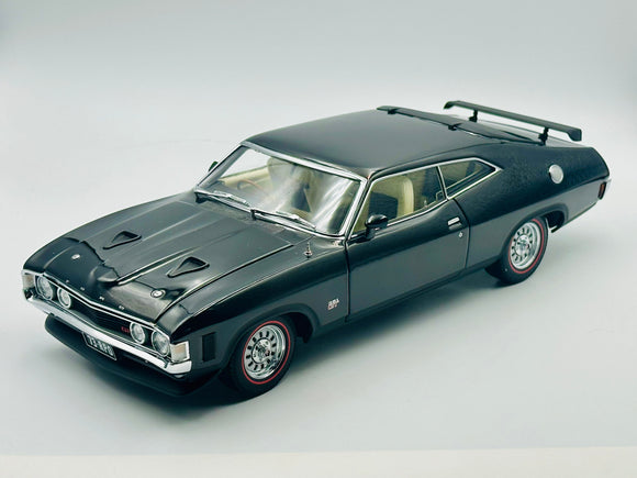 1:18 Ford XA Falcon RPO83 Coupe -- Onyx Black -- Classic Carlectables