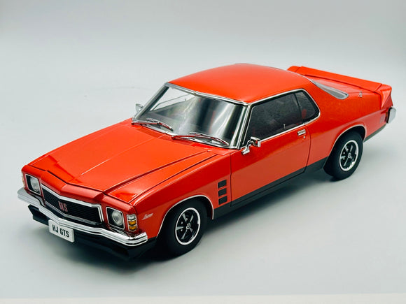 1:18 Holden HJ Monaro GTS Coupe -- Mandarin Red -- Classic Carlectables