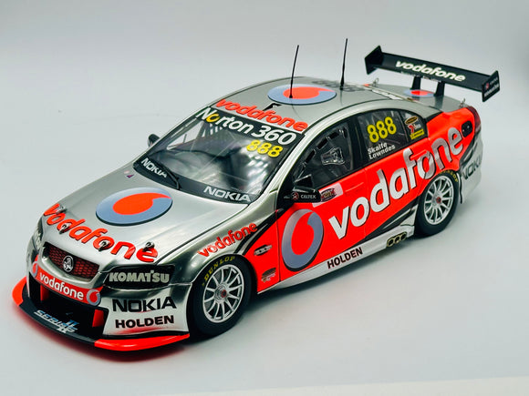 1:18 2010 Bathurst Winner -- Craig Lowndes/Mark Skaife -- Classic Carlectables