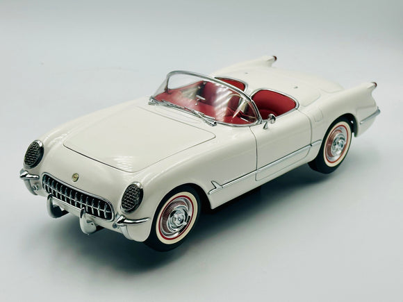 1:18 1953 Chevrolet Corvette Convertible - Polo White - AUTOart Millennium 71081