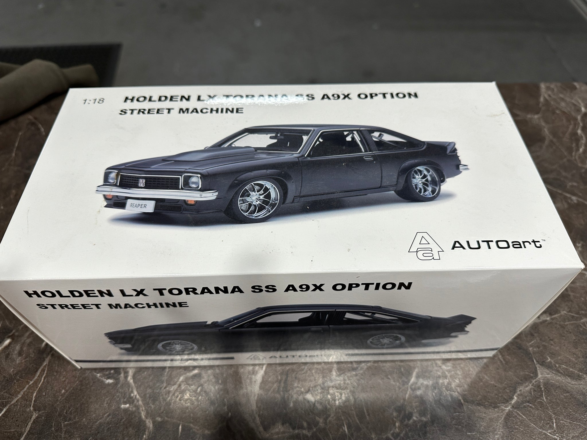 国内未入荷 1/18 AUTOart ホールデン LX トラーナ SS A9X AUTOart BIANTE 1/18 HOLDEN LX TORANA SS A9X HATCH TUXEDO BLACK LTD
