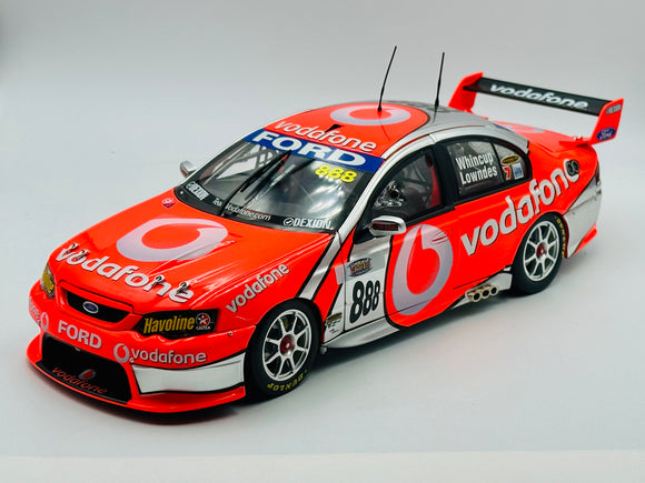 1:18 2007 Bathurst Winner -- Craig Lowndes/Jamie Whincup -- Classic Carlectables