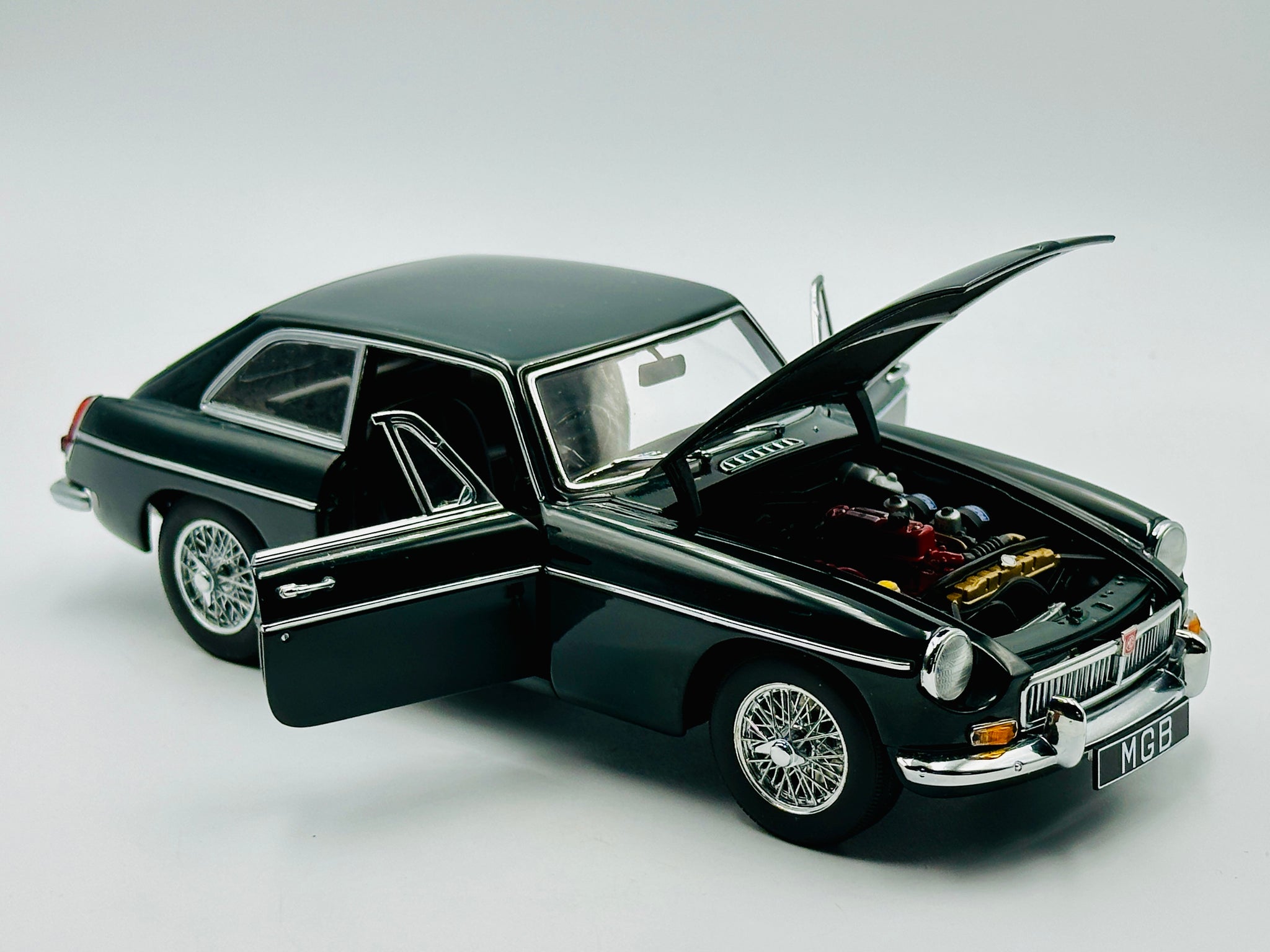 GT MGB 1⁄18 MK COUPE オートアート AUTOart II Coupe - by 0 レアの