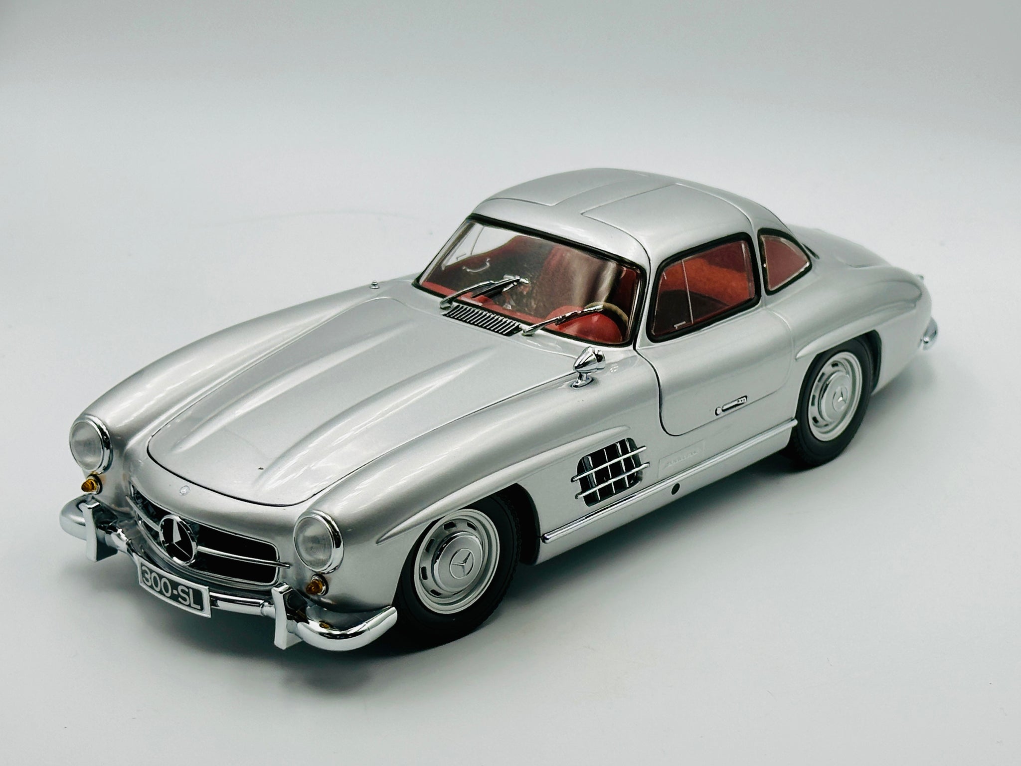 1:18 1954 Mercedes-Benz 300 SL Gullwing (W198 I) -- Silver -- Minicham