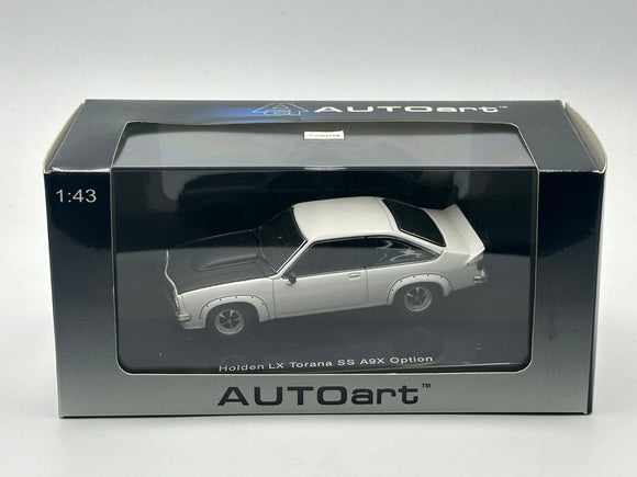 1:43 Holden LX Torana A9X Hatchback -- Palais White -- Biante/AUTOart