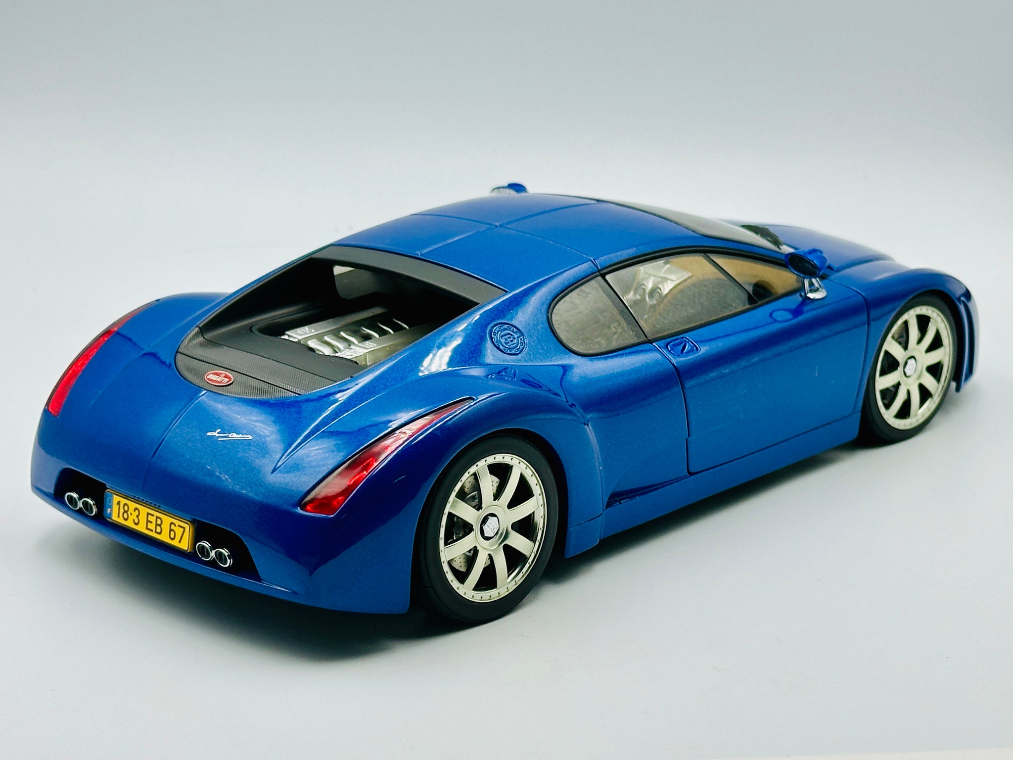 1:18 Bugatti EB 18.3 Chiron 1999 -- Blue -- AUTOart 70911