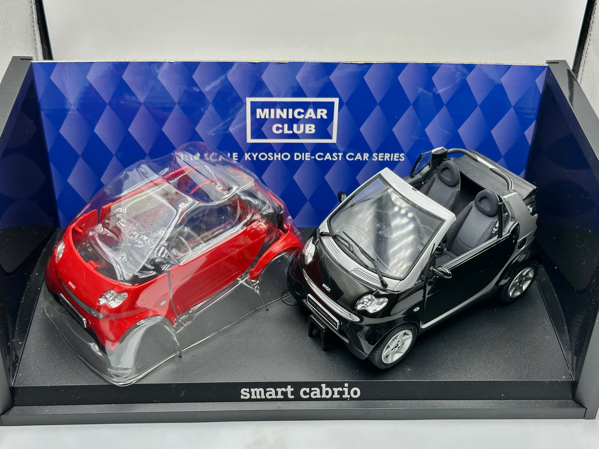 1:18 Smart Fortwo Cabrio -- Red / Black / Silver -- Kyosho 09101R
