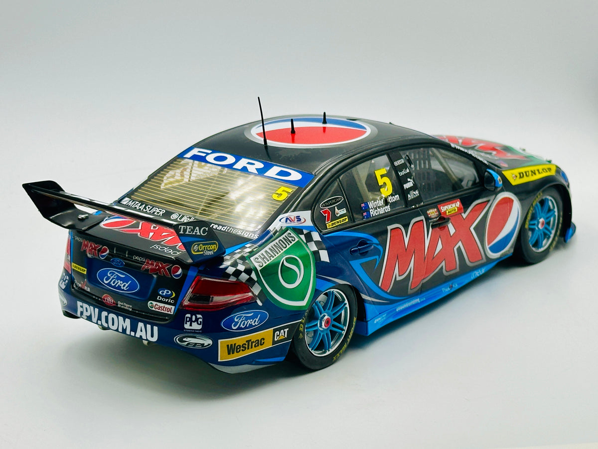 1:18 2013 Bathurst Winner -- #5 Winterbottom /Richards -- Classic Carl