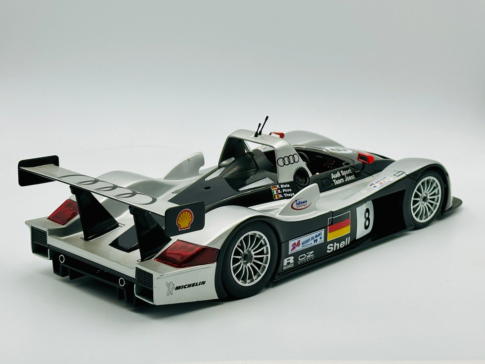 MAISTO製 アウディーＲ8R　　 ル・マン1999　1/18 　中古品 1:18 1999 LeMans 24h 3rd -- #8 Audi R8R -- Maisto