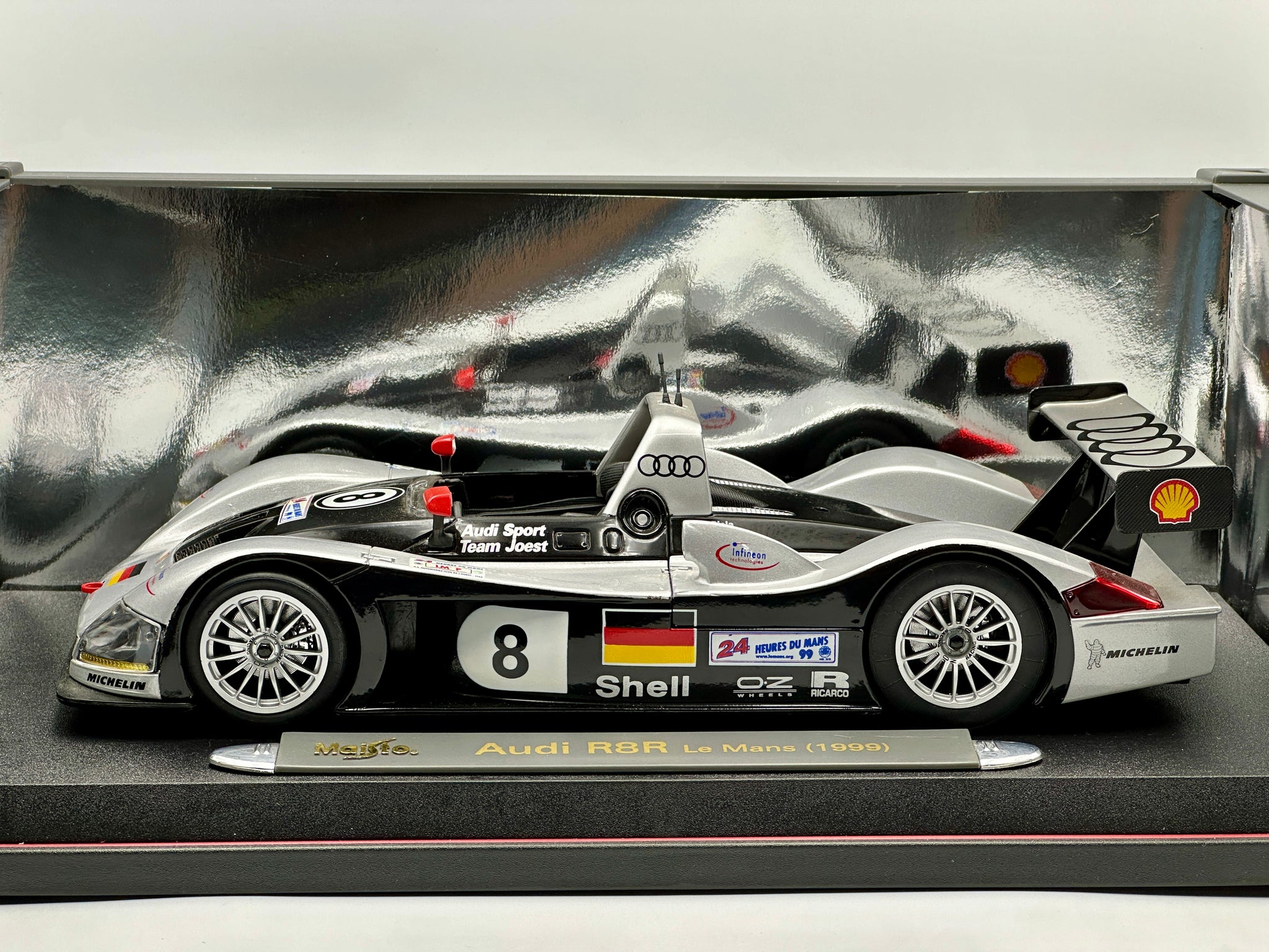 MAISTO製 アウディーＲ8R　　 ル・マン1999　1/18 　中古品 1:18 1999 LeMans 24h 3rd -- #8 Audi R8R -- Maisto