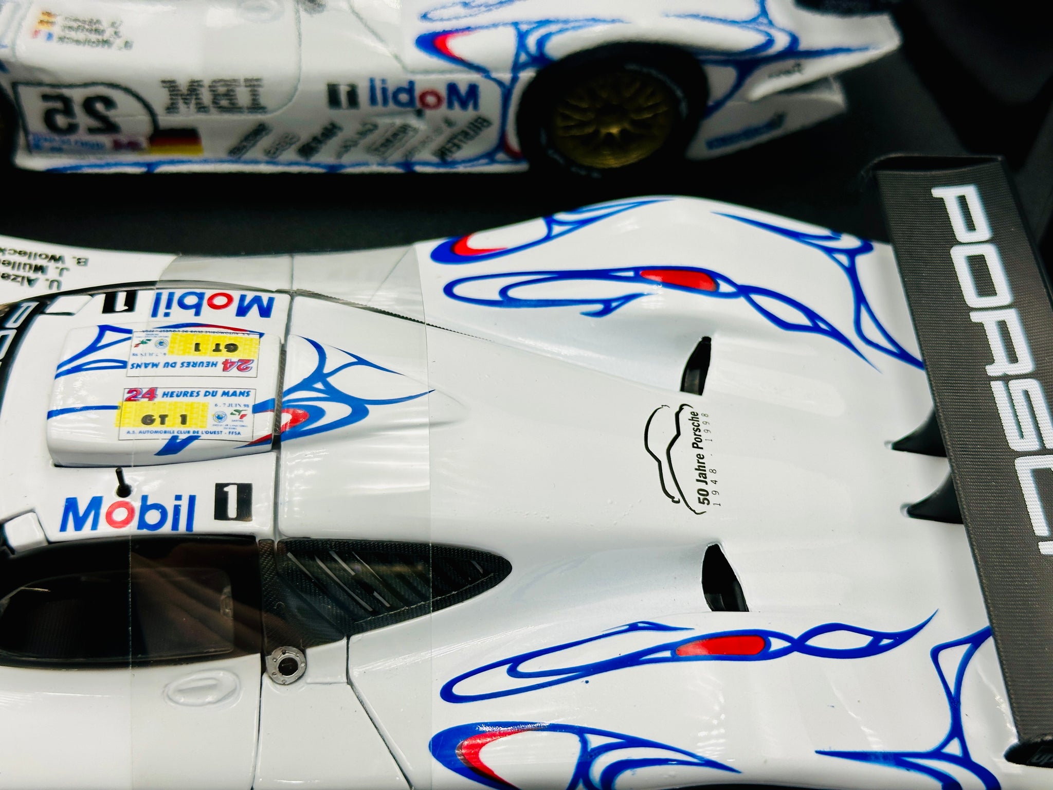 1:18 1998 LeMans 24h 2nd -- #25 Porsche 911 GT1 -- Maisto