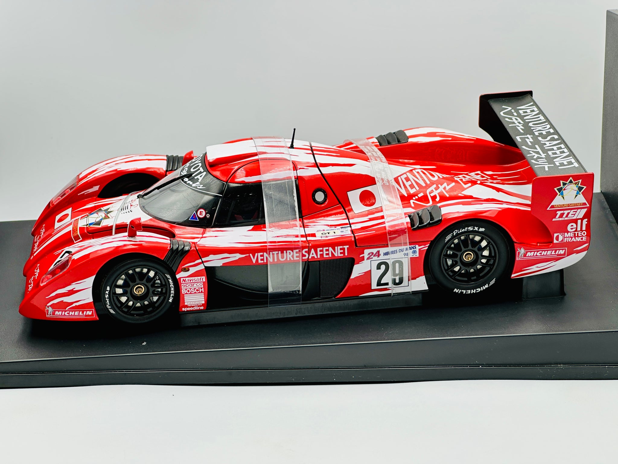 1:18 1998 Le Mans 24h -- #29 Toyota GT1 TS020 -- AUTOart 89883