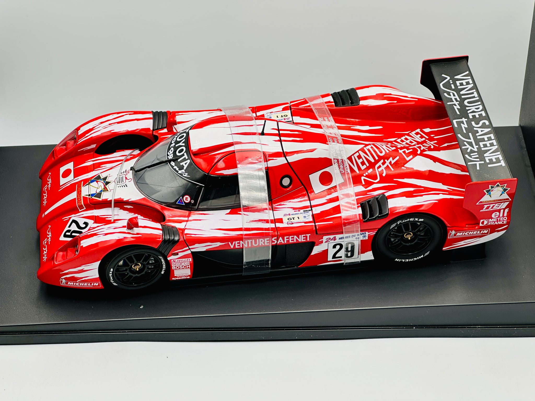 1:18 1998 Le Mans 24h -- #29 Toyota GT1 TS020 -- AUTOart 89883