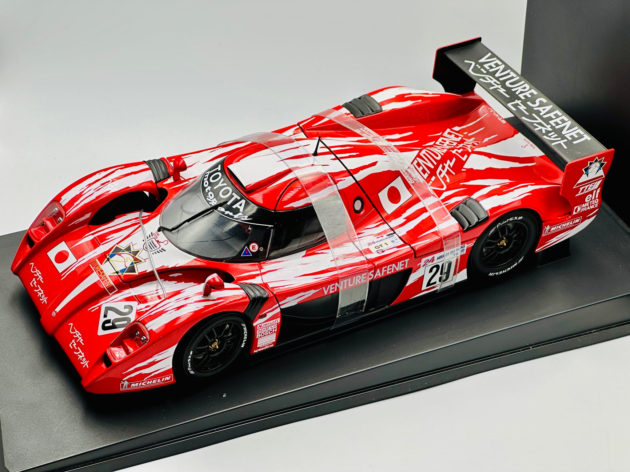 1:18 1998 Le Mans 24h -- #29 Toyota GT1 TS020 -- AUTOart 89883