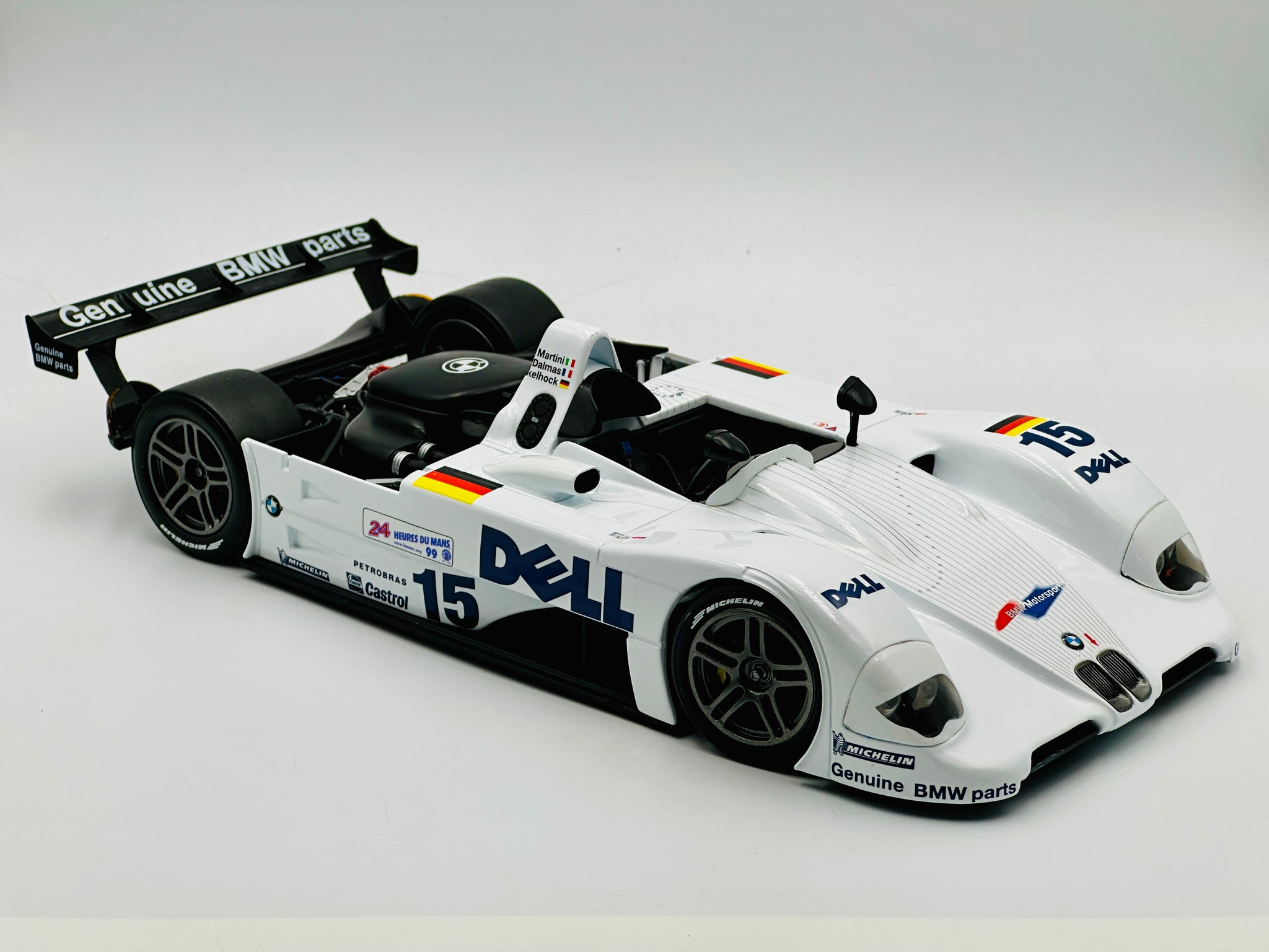 1:18 1999 LeMans 24h Winner -- #15 BMW V12 LMR -- Kyosho 08533A