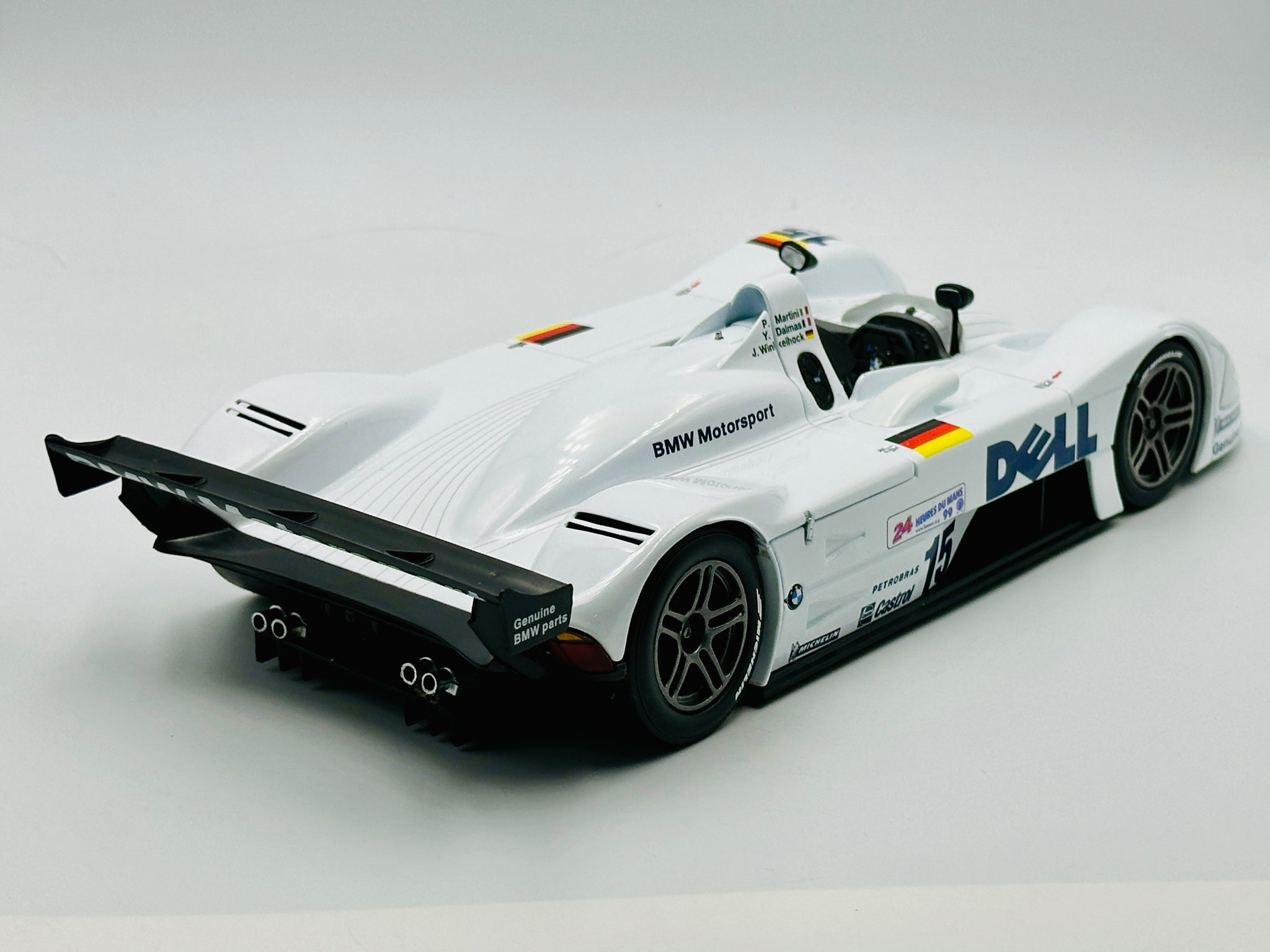 1:18 1999 LeMans 24h Winner -- #15 BMW V12 LMR -- Kyosho 08533A