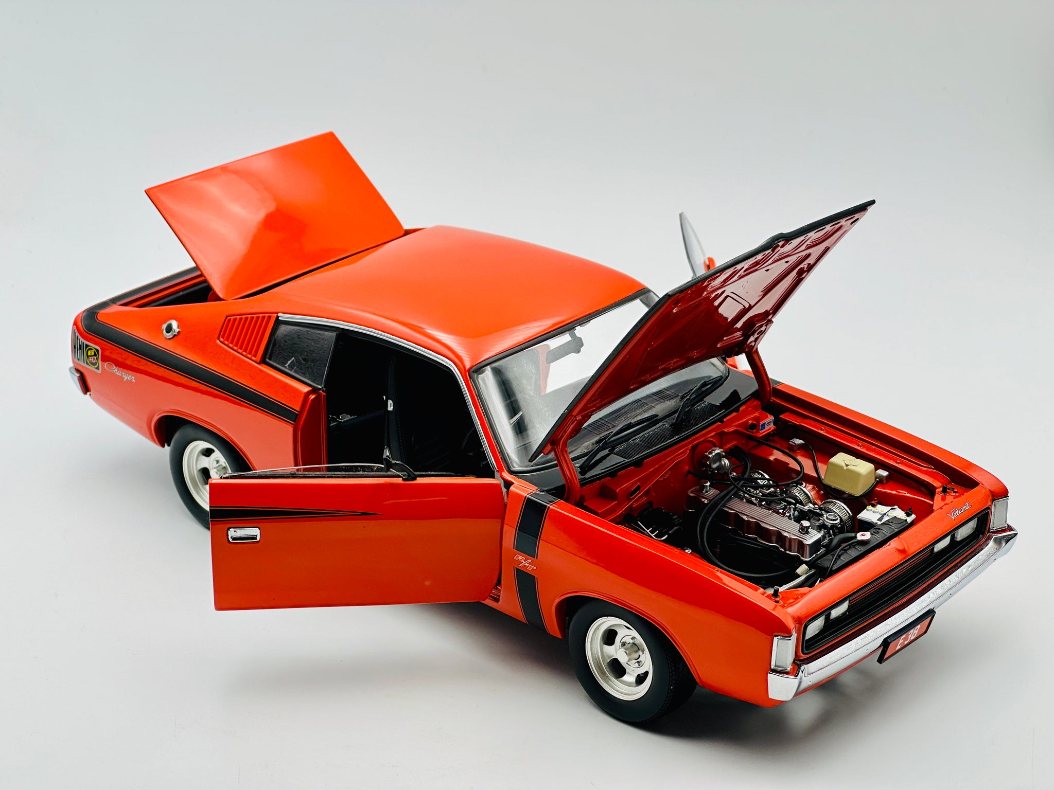 1:18 Valiant E38 Charger 'Big Tank' -- Hemi Orange -- Classic Carlecta