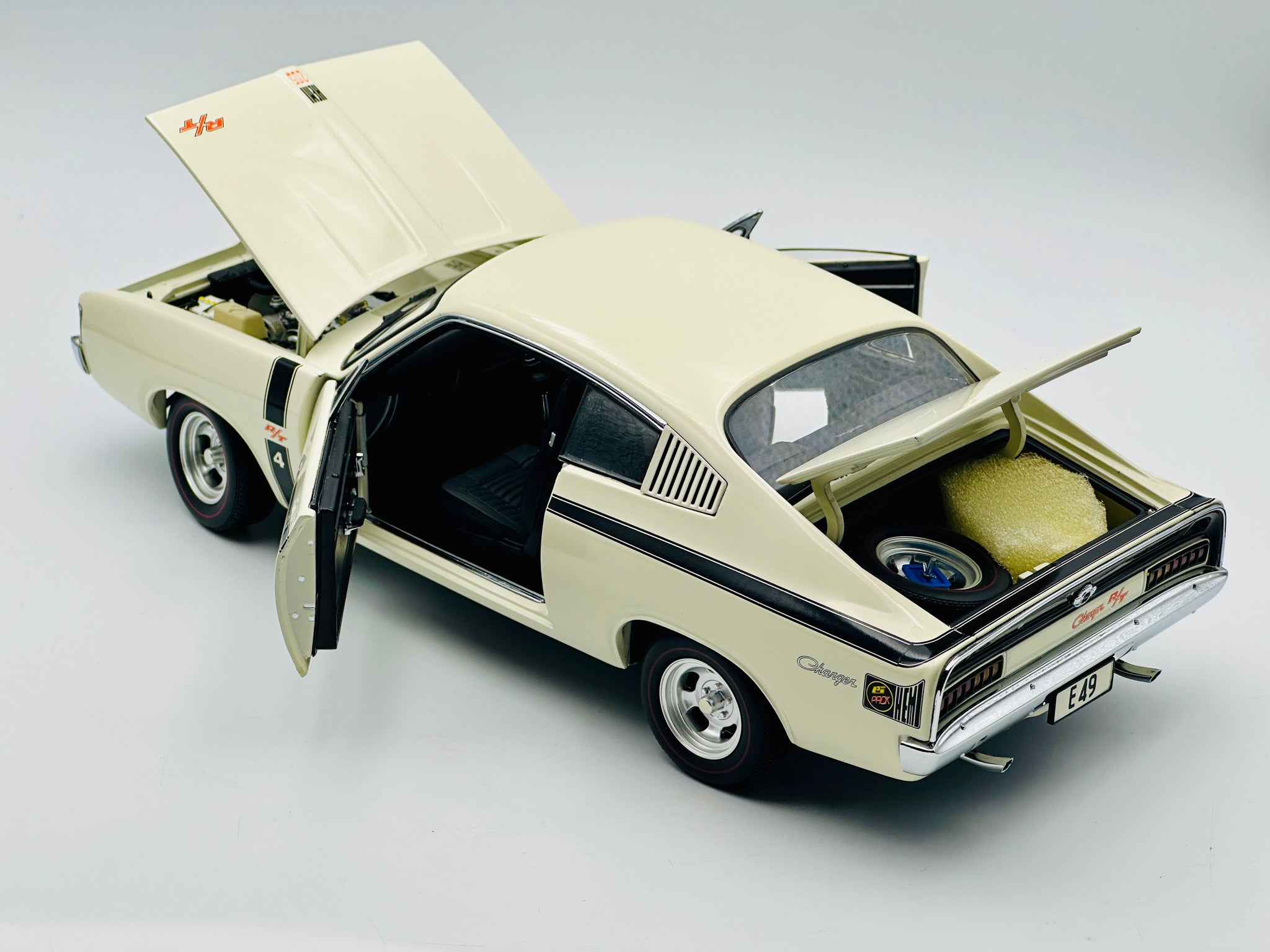 1:18 Valiant E49 Charger 'Small Tank' -- Alpine White -- Classic Carle