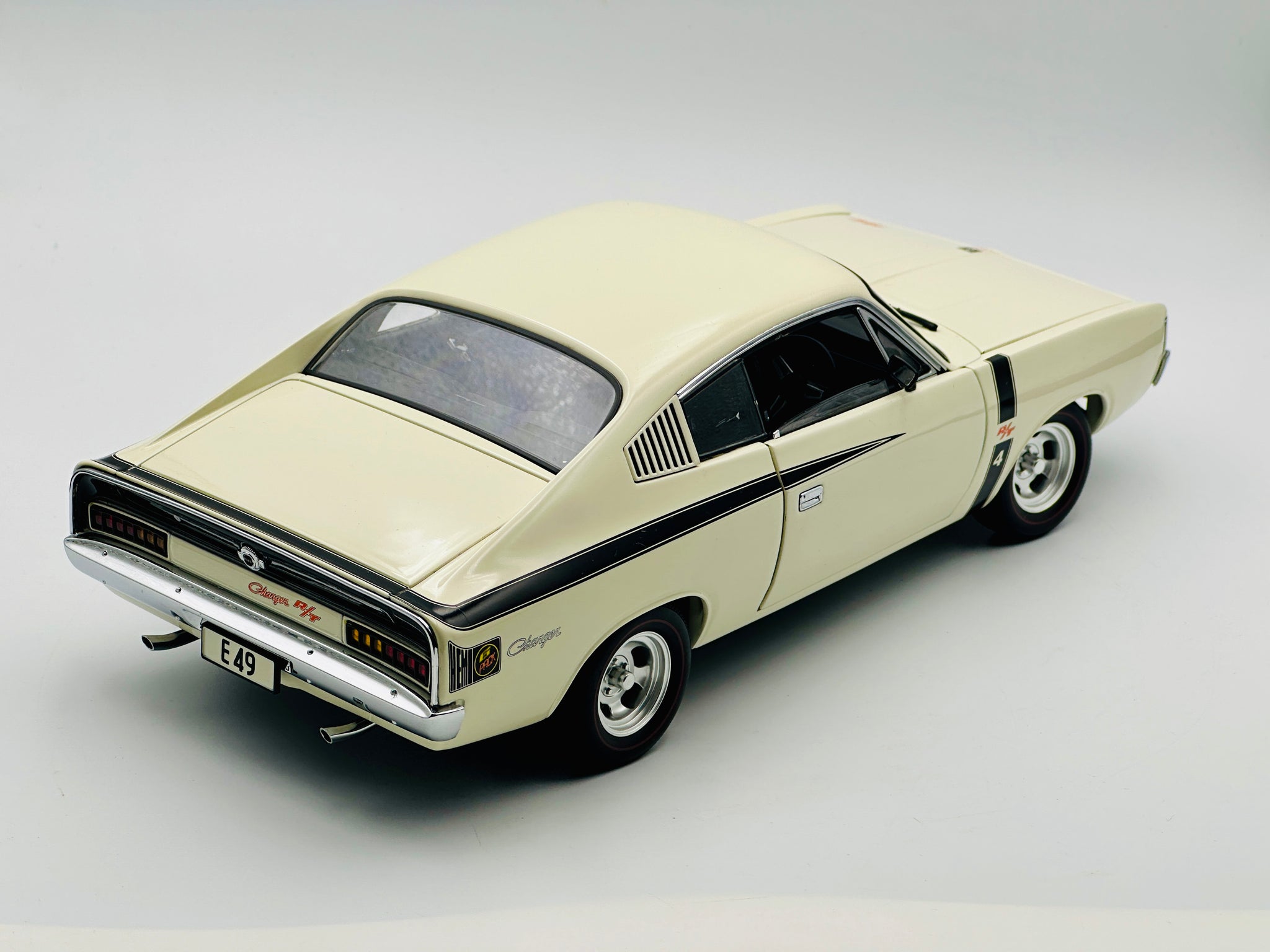 1:18 Valiant E49 Charger 'Small Tank' -- Alpine White -- Classic Carle