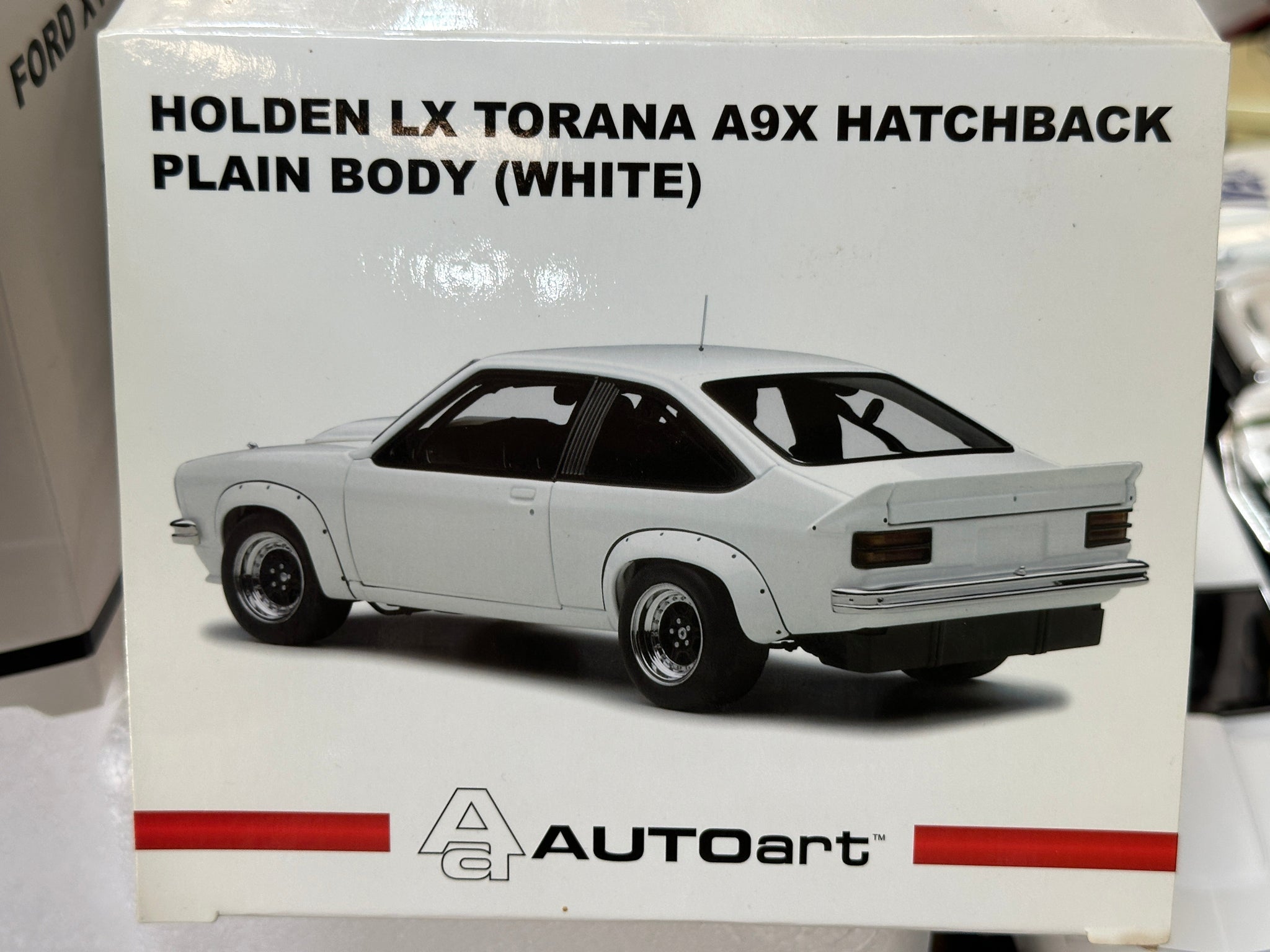 国内未入荷 1/18 AUTOart ホールデン LX トラーナ SS A9X 1:18 Holden LX Torana SS A9X -- Palais White/Black -- Biante/AUTOart