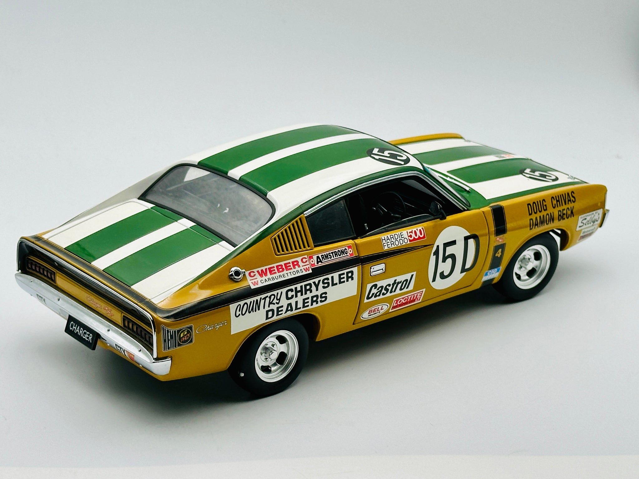 1:18 1972 Bathurst - Chivas Chrysler Valiant E49 Charger -- Classic Ca