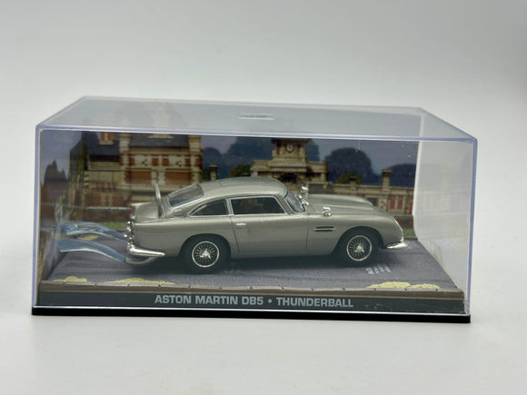 1:43 Aston Martin DB5 -- Silver -- James Bond: Thunderball -- Atlas