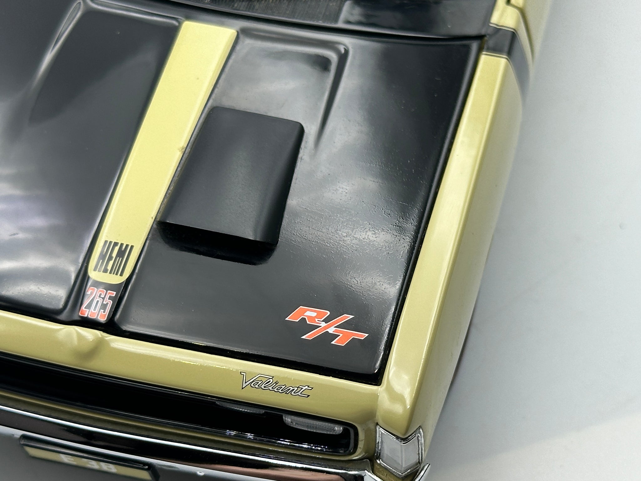 1:18 Valiant E38 R/T Charger 'Big Tank' -- Blonde Olive -- Classic Car