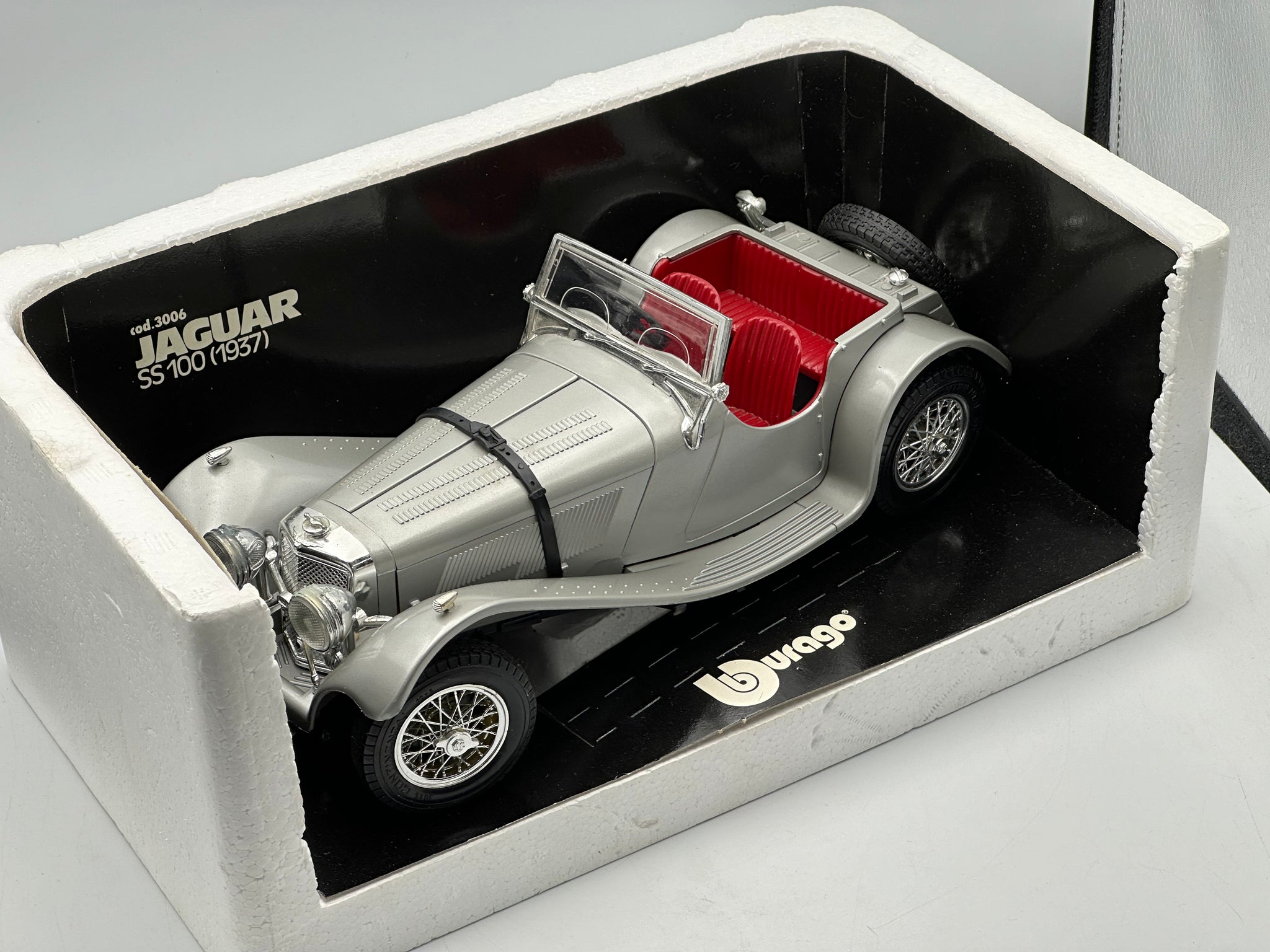 Jaguar SS 100 1937 Miniature Bburago Gold 1/18 – Rouge, Métal (occasion)