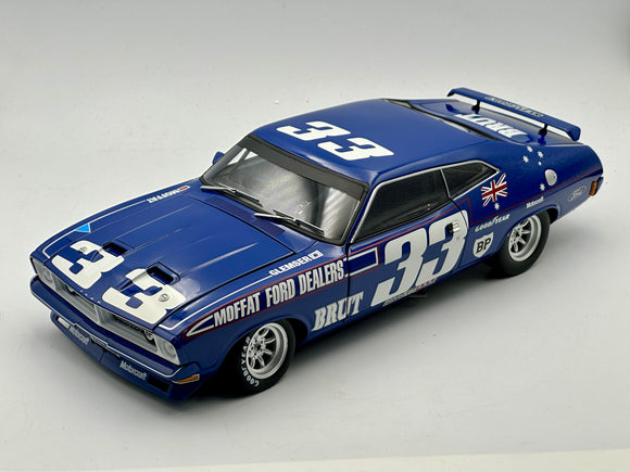 1:18 1974 Bathurst Allan Moffat -- Ford XB Falcon GT -- Classic Carlectables