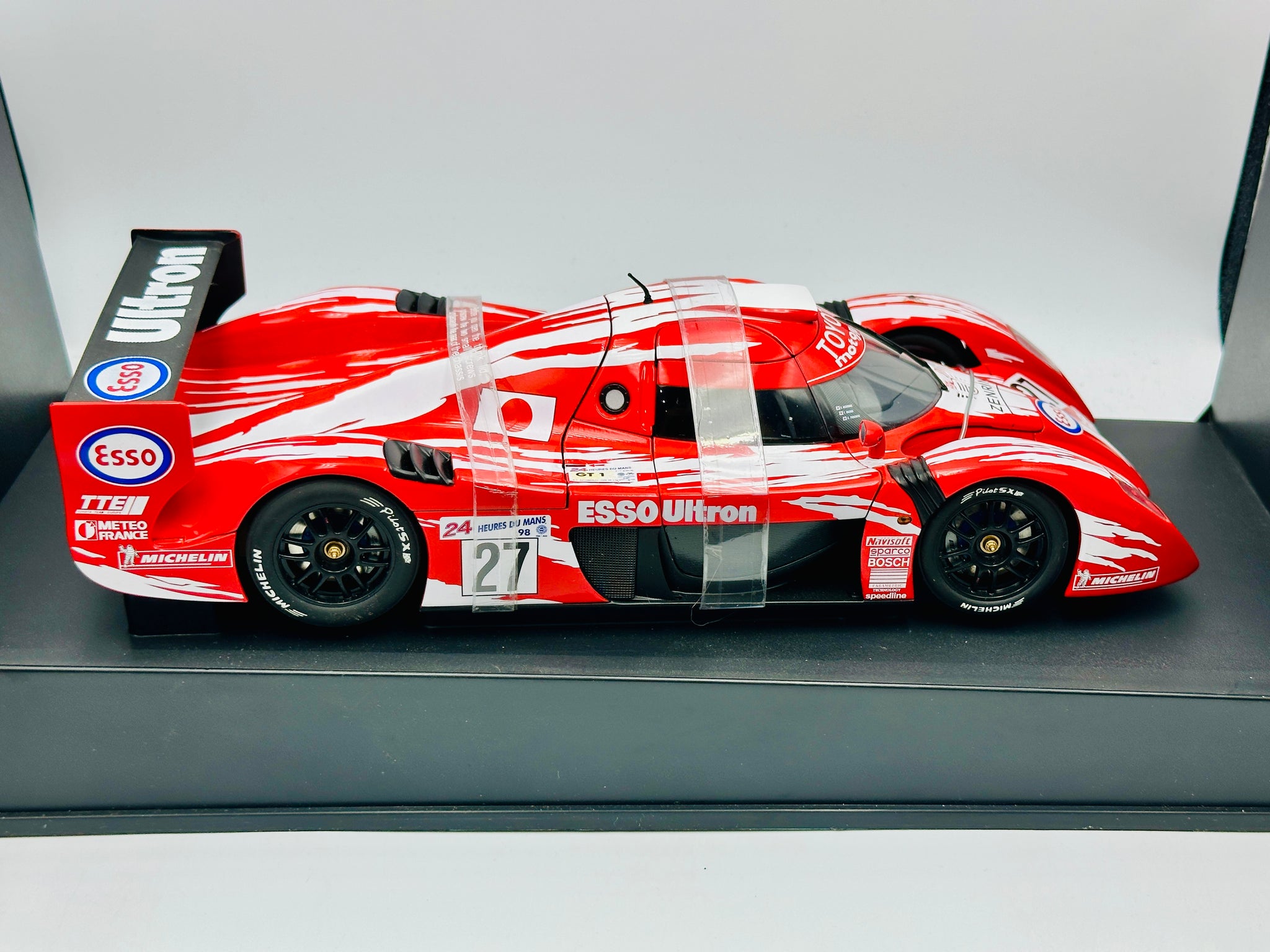 1:18 1998 Le Mans 24h -- #27 Toyota GT1 TS020 -- AUTOart 89881