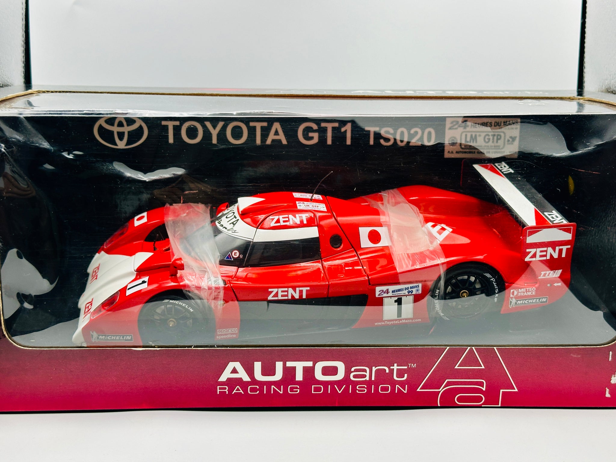 1:18 1999 Le Mans 24h -- #1 Toyota GT1 TS020 -- AUTOart 89986