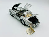 1:24 1954 Mercedes-Benz 300SL Gullwing -- Silver -- Franklin Mint