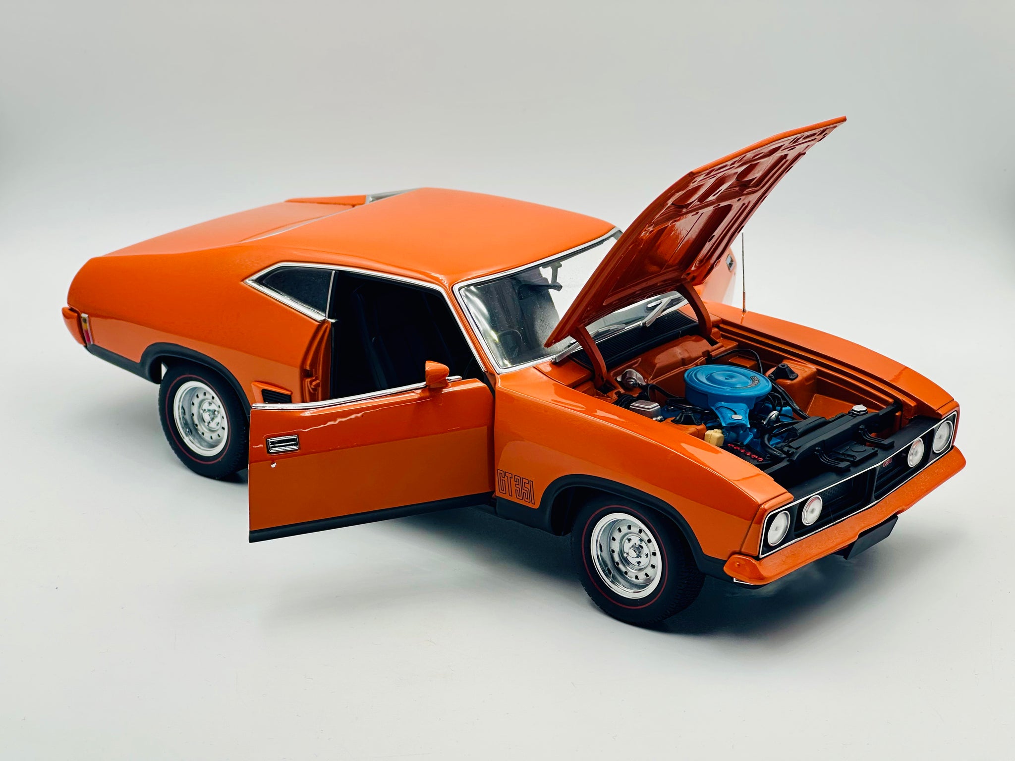 1:18 Ford XB Falcon GT Coupe -- Tango Orange -- Biante/AUTOart 72742