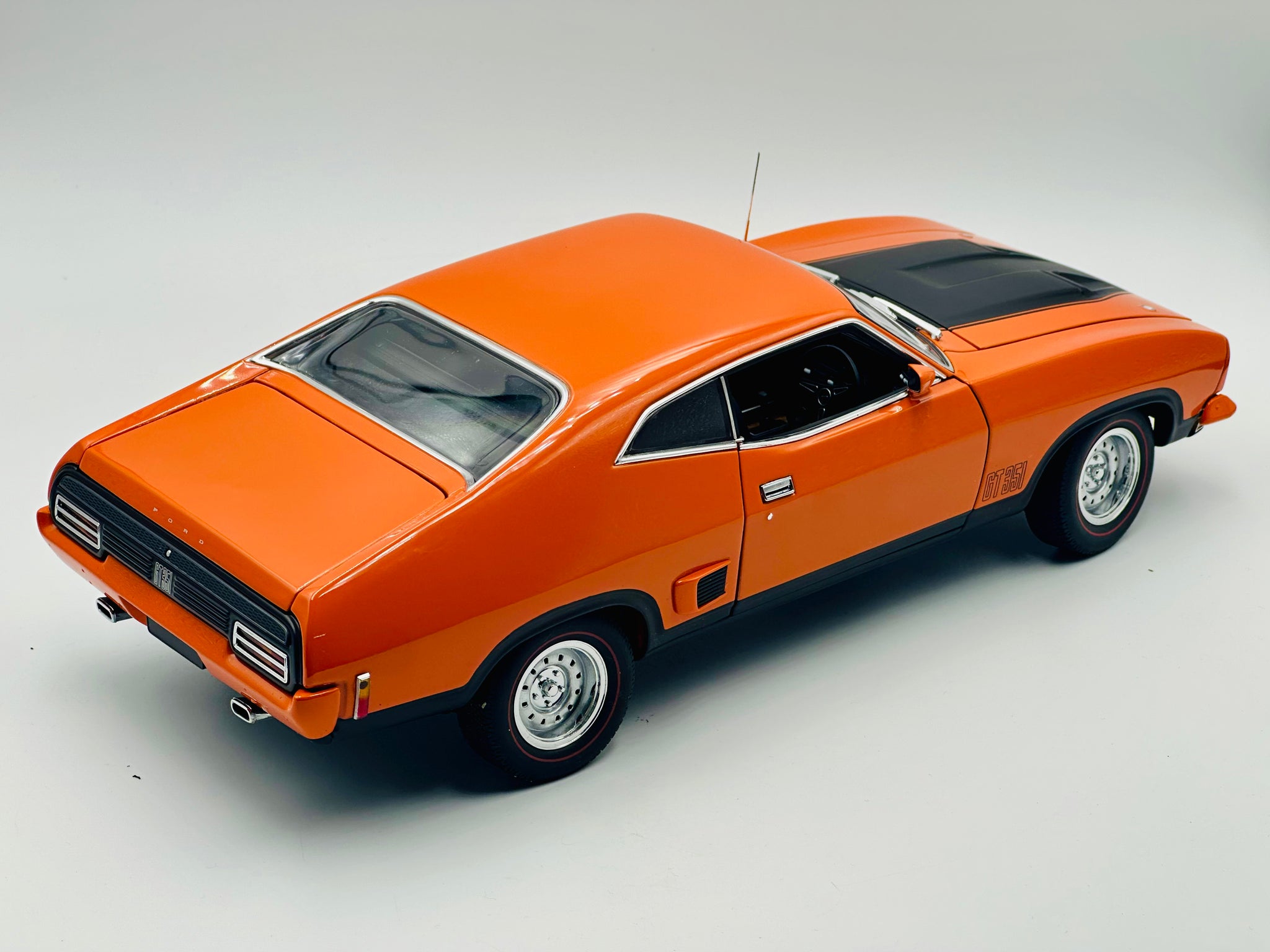 1:18 Ford XB Falcon GT Coupe -- Tango Orange -- Biante/AUTOart 72742