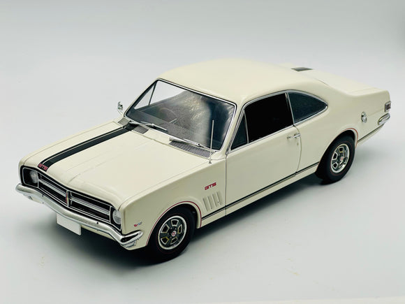 1:18 Holden Monaro HK GTS -- Ermine White -- Biante/AUTOart 72443